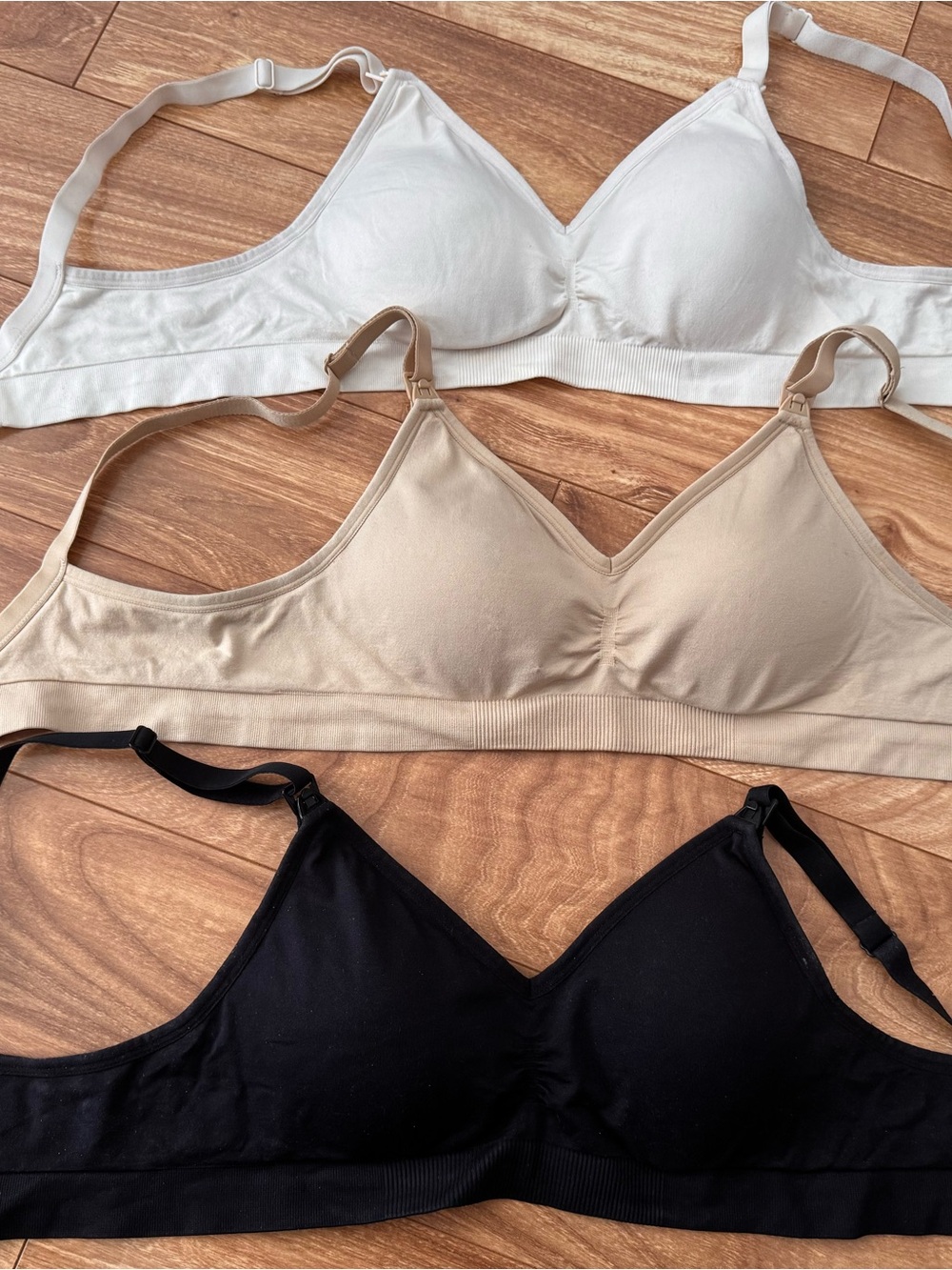 Nursing bras 3 pack Size Medium Hofish brand